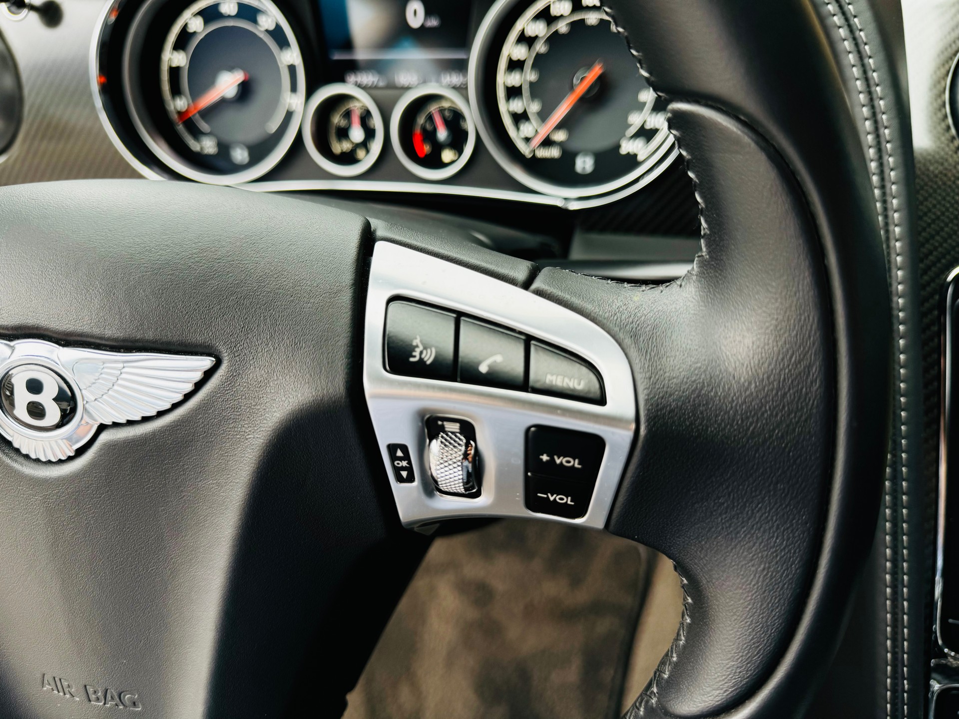 BENTLEY Continental GT 4.0 V8-image-19