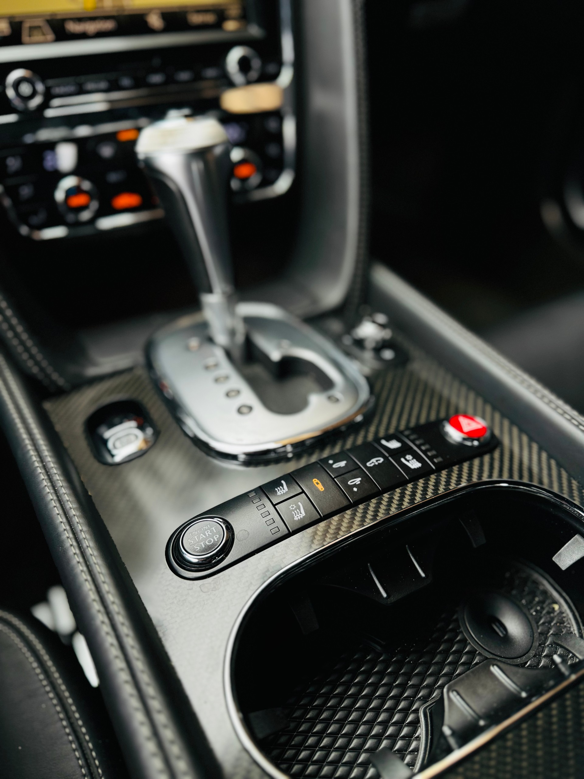 BENTLEY Continental GT 4.0 V8-image-16