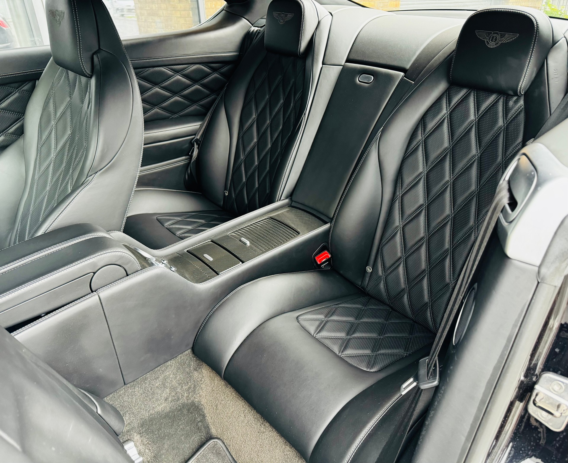 BENTLEY Continental GT 4.0 V8-image-8
