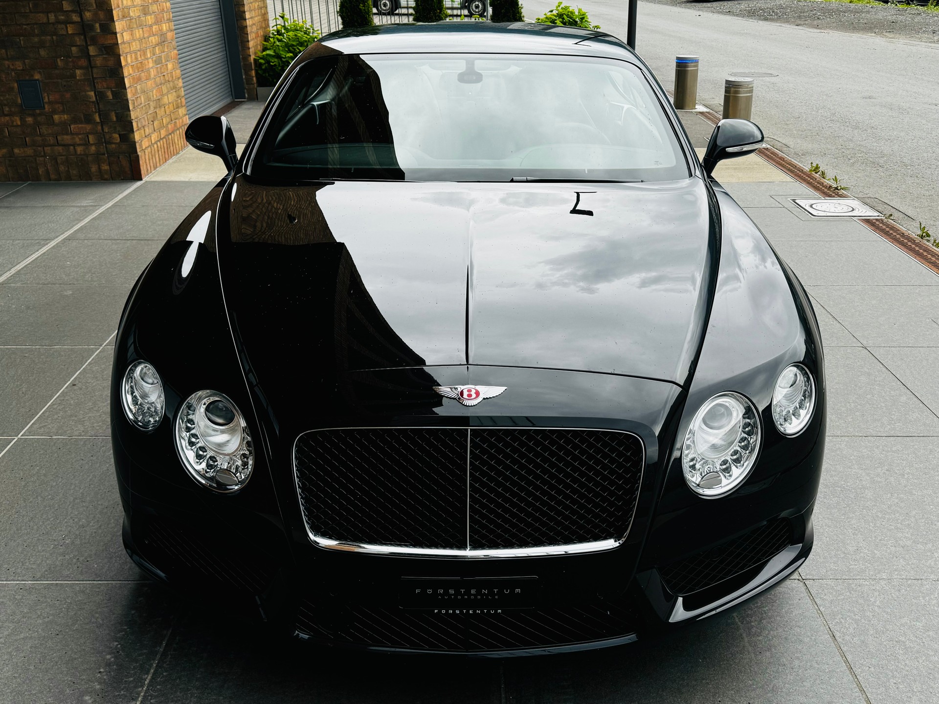 BENTLEY Continental GT 4.0 V8-image-6