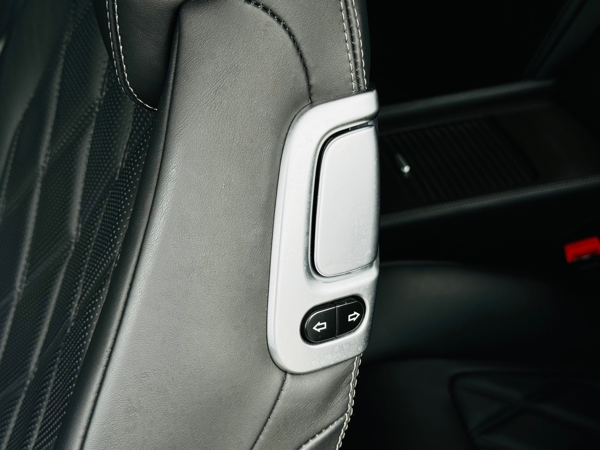 BENTLEY Continental GT 4.0 V8-image-9