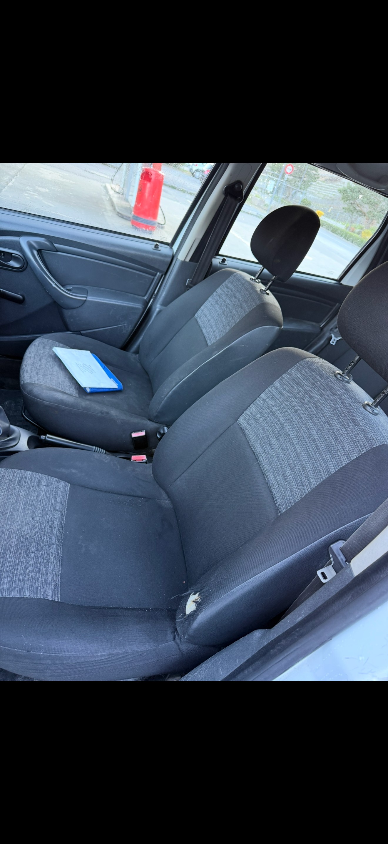 DACIA Duster 1.6 Ambiance 4x4-image-12