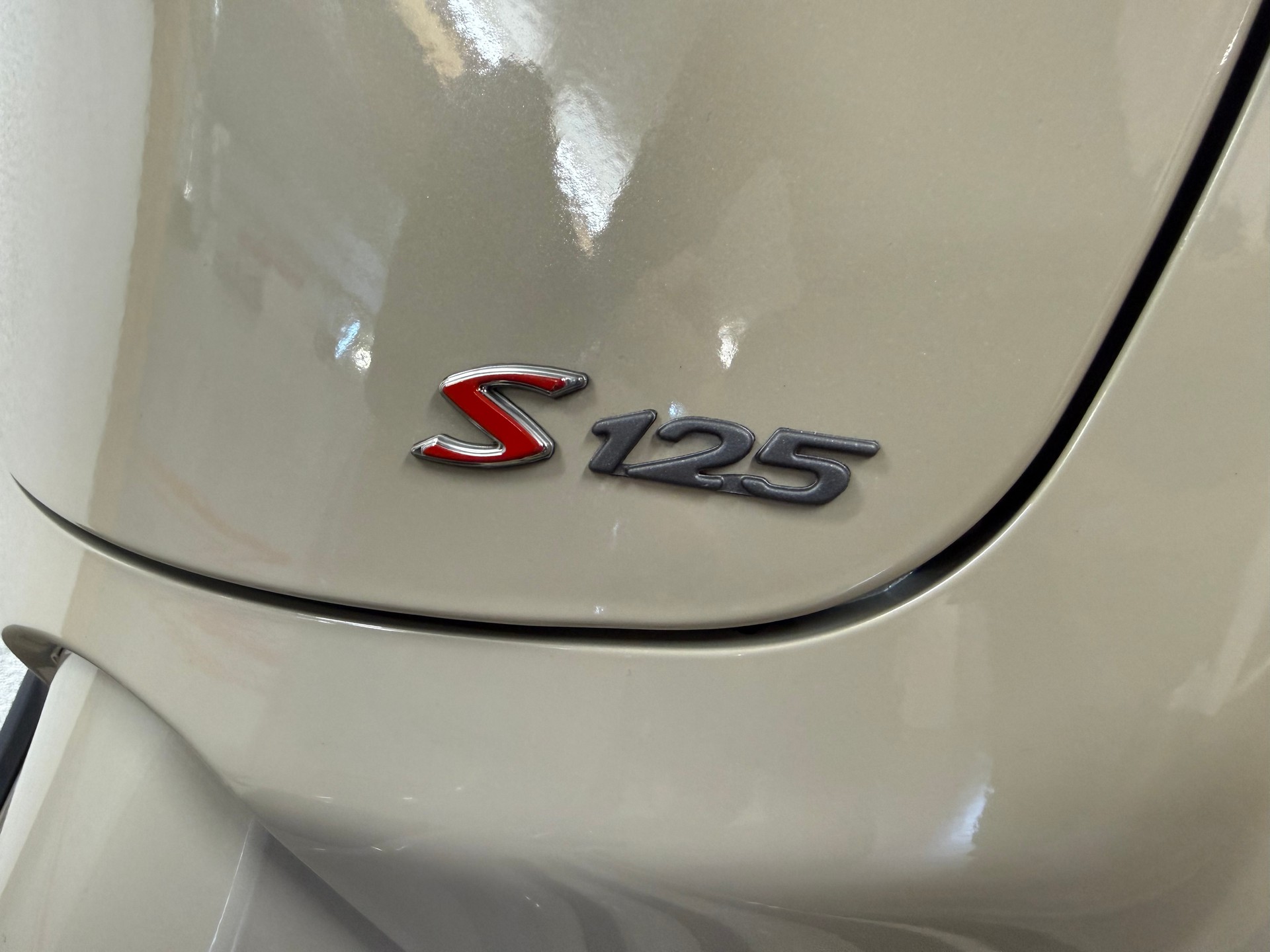 PIAGGIO Vespa 125 Primavera Sport Euro 5+-image-9