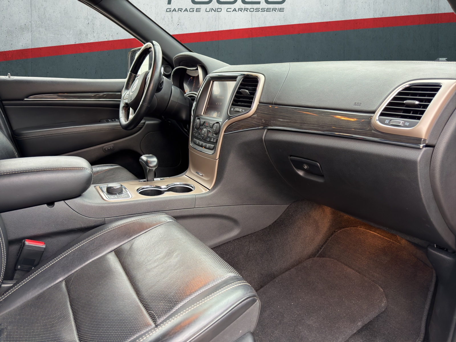 JEEP Grand Cherokee 3.0 CRD Overland Automatic-image-11