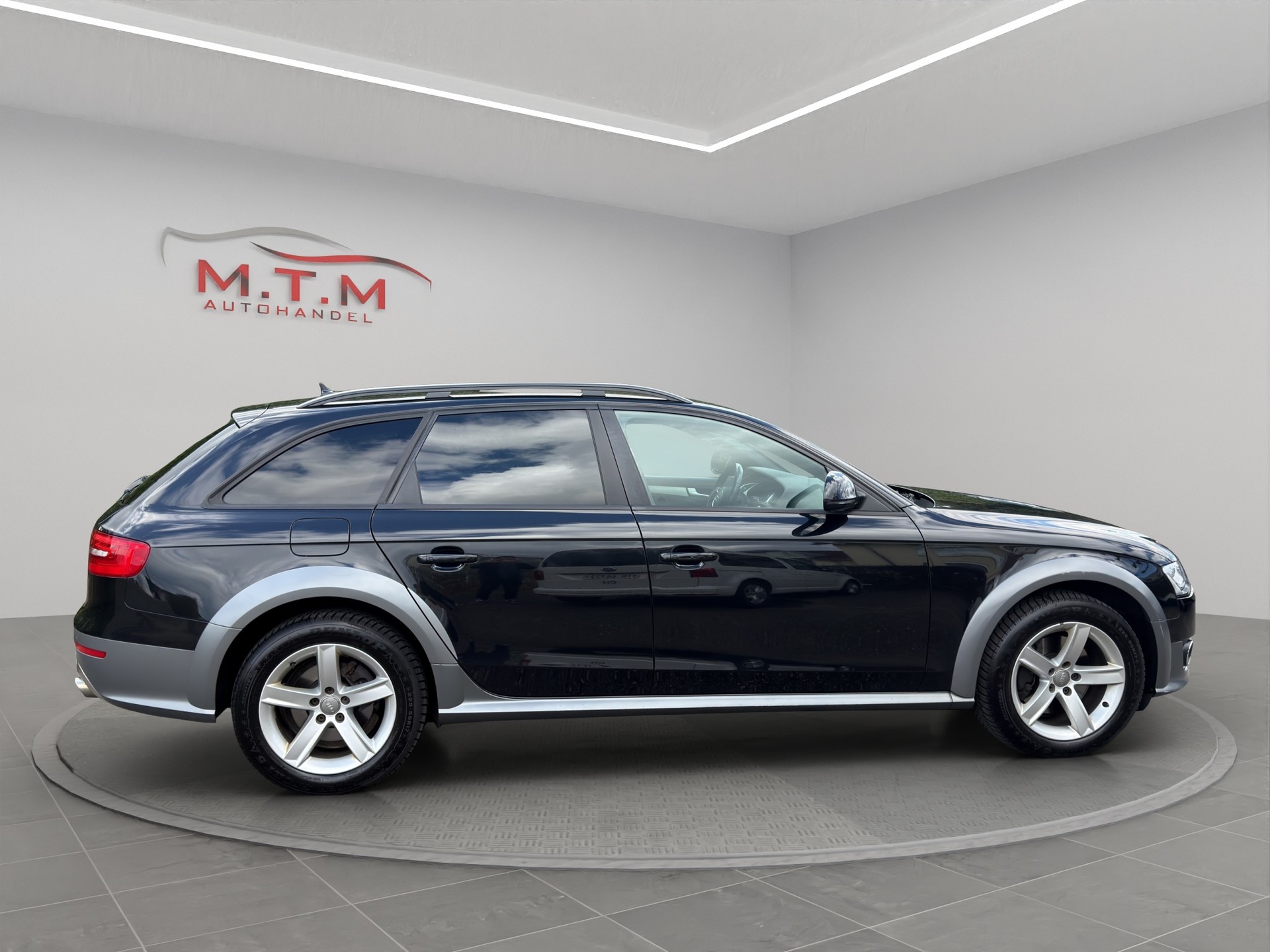AUDI A4 allroad 3.0 TDI quattro S-tronic-image-6