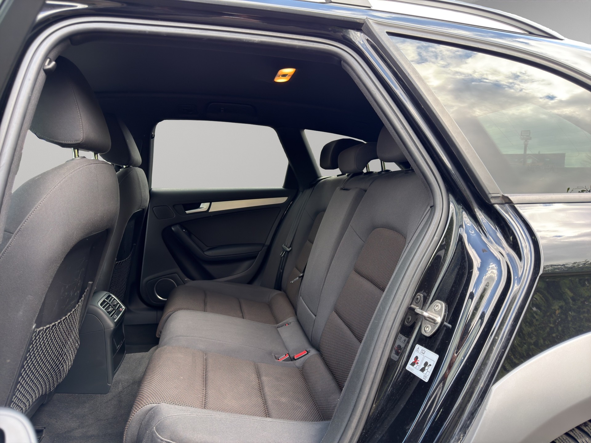 AUDI A4 allroad 3.0 TDI quattro S-tronic-image-13