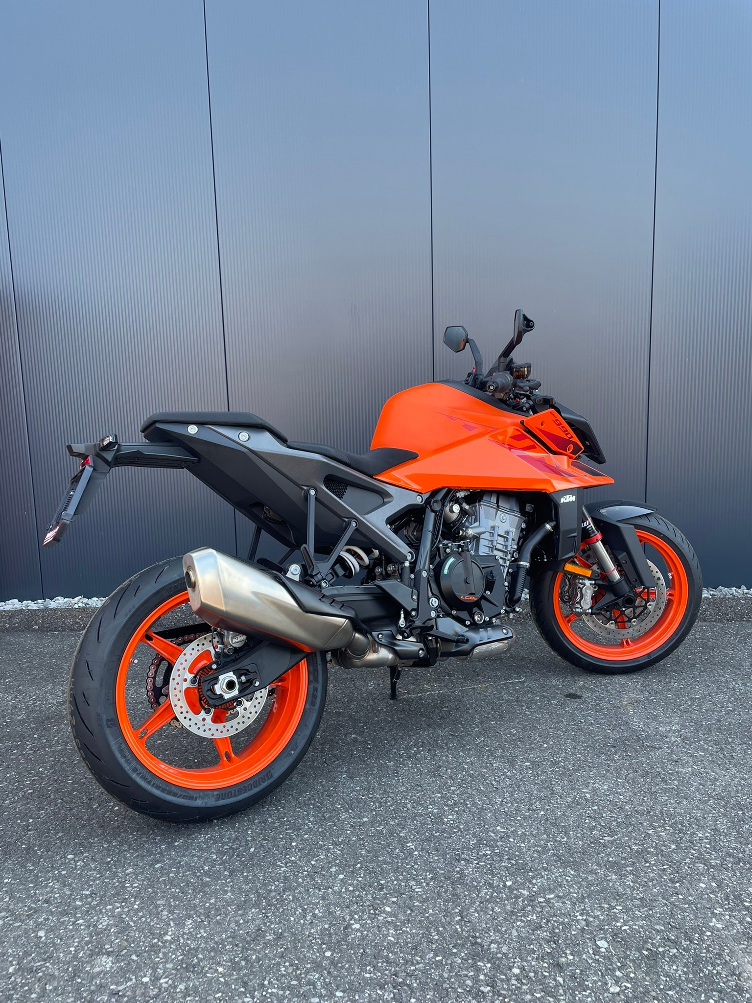 KTM 990 Duke-image-2
