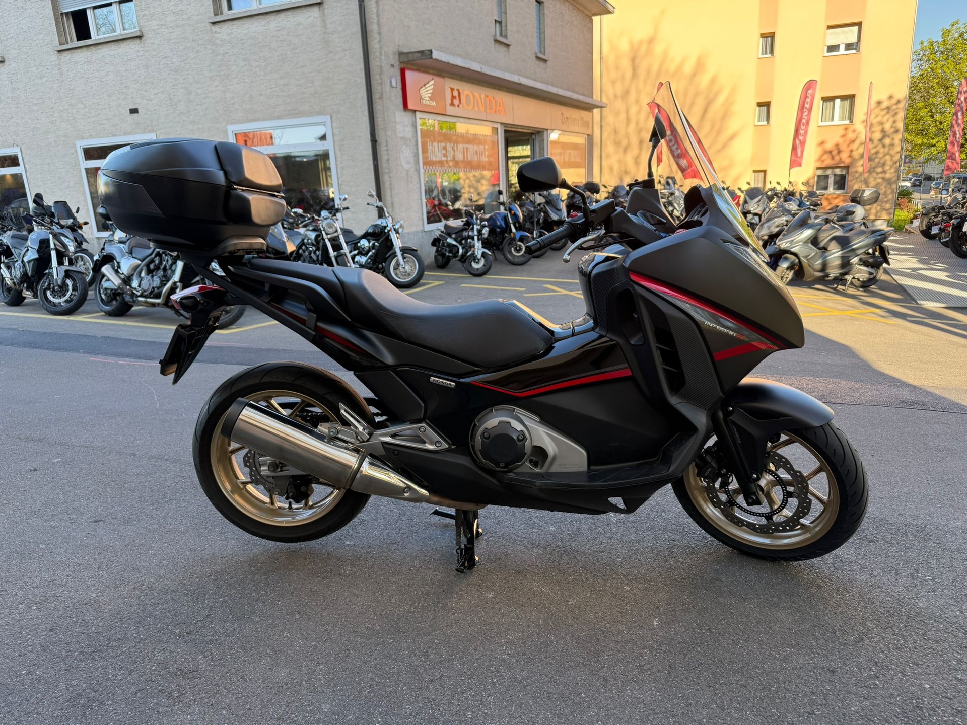 HONDA NC 750 D Integra Sporty ABS-image-3