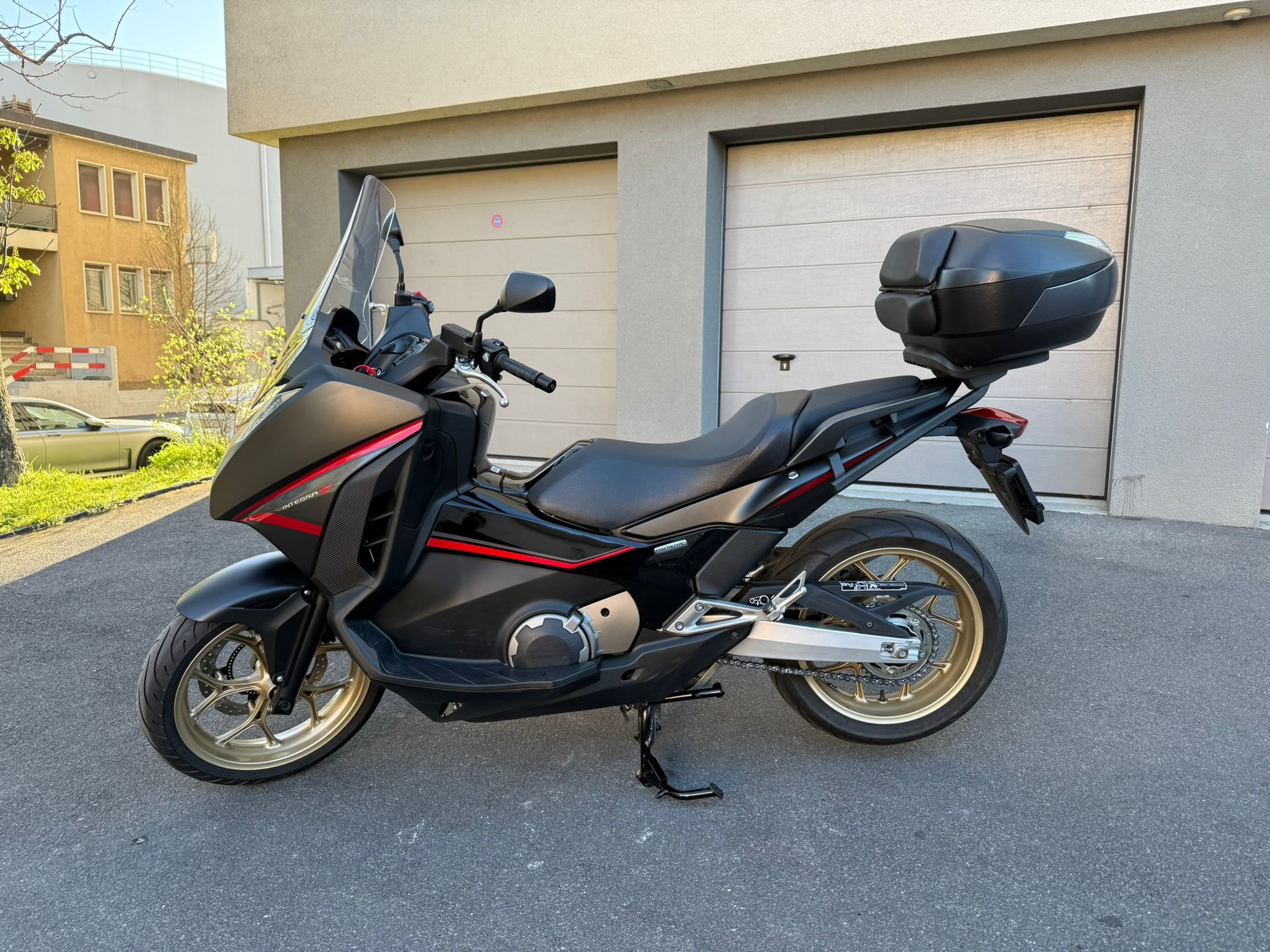 HONDA NC 750 D Integra Sporty ABS-image-2