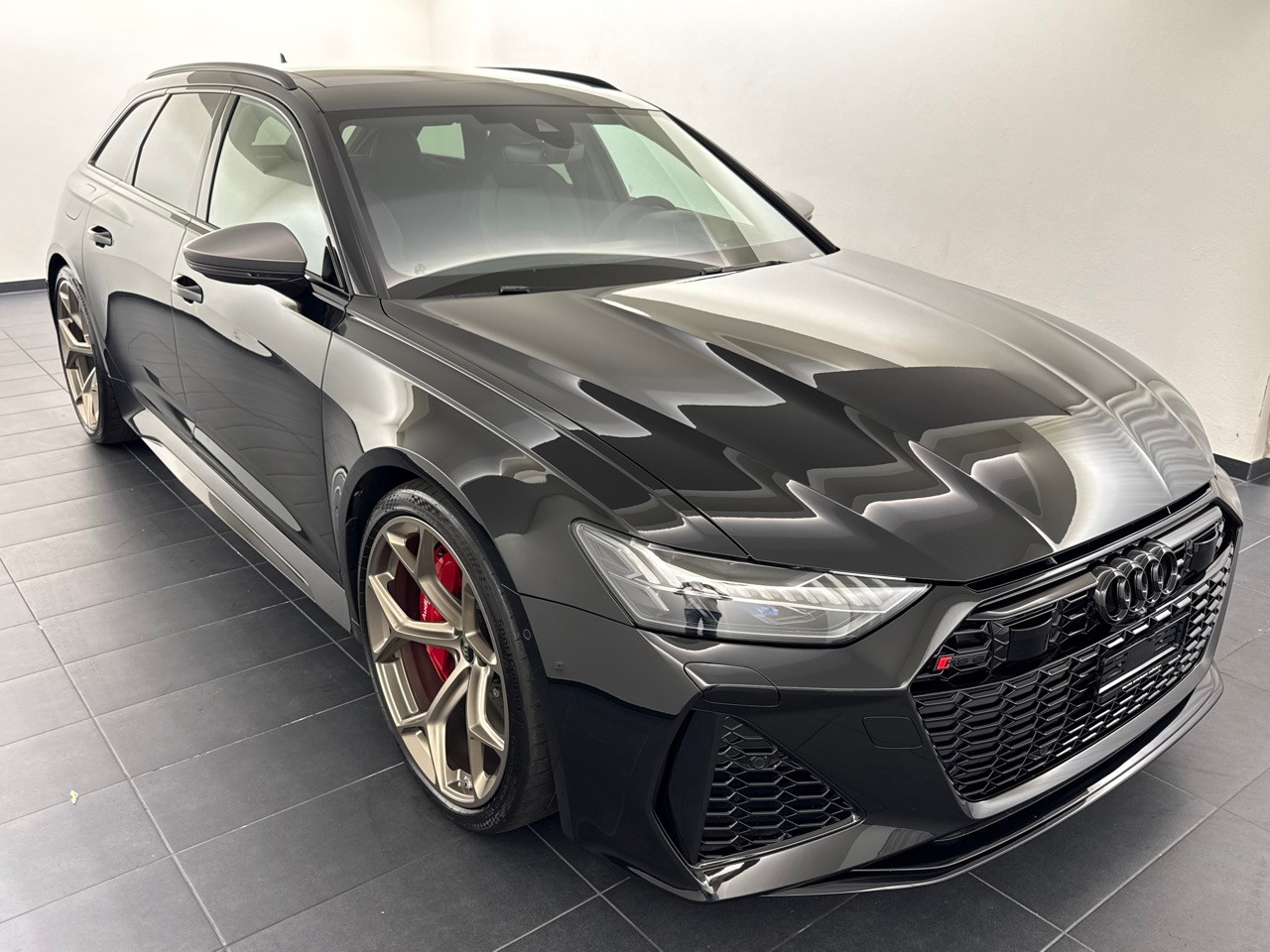 AUDI RS6 Avant Performance ''RS-Dynamikpaket plus''-showroom-element-3