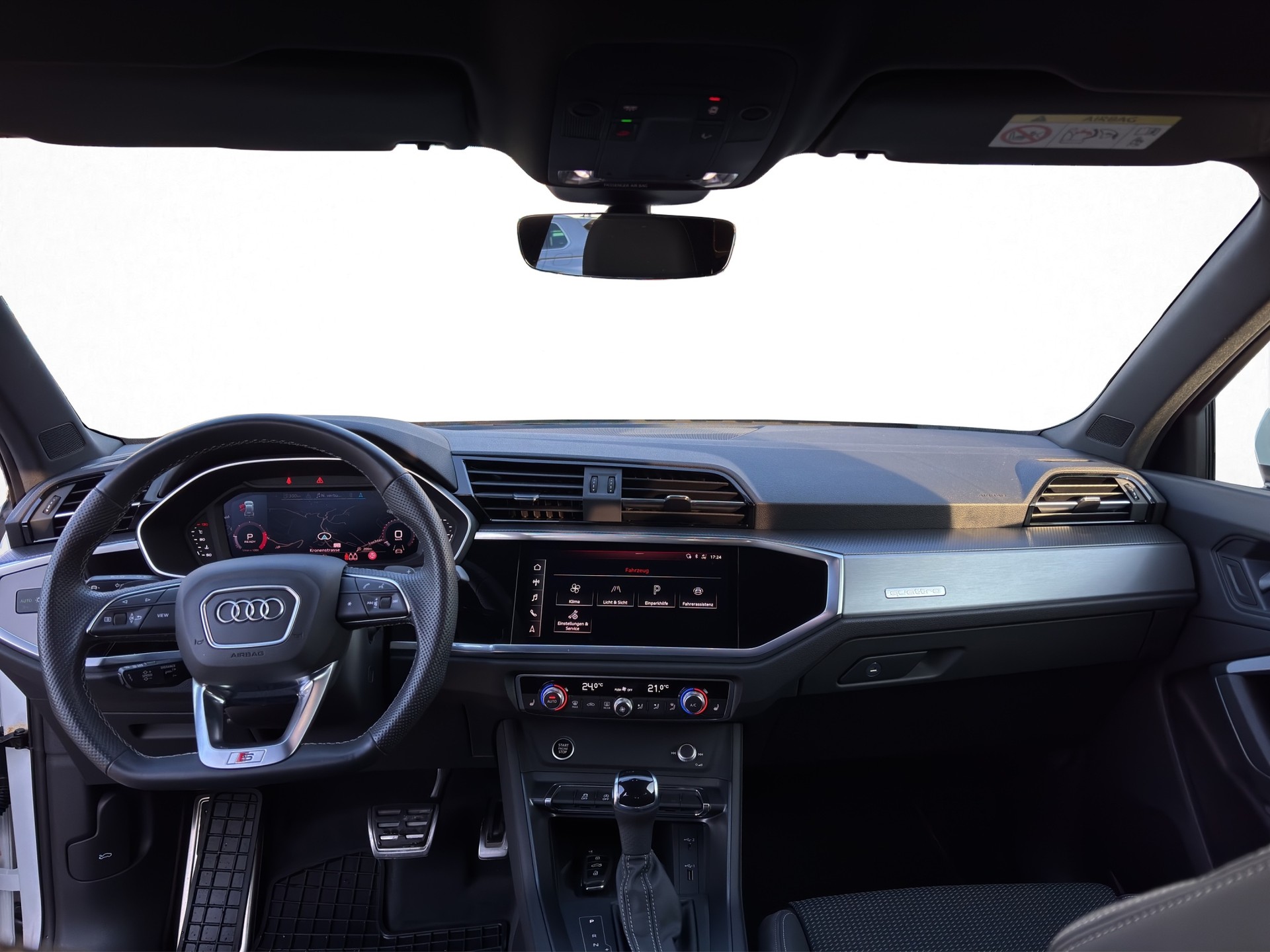 AUDI Q3 35 TDI Attraction quattro S-tronic-image-9