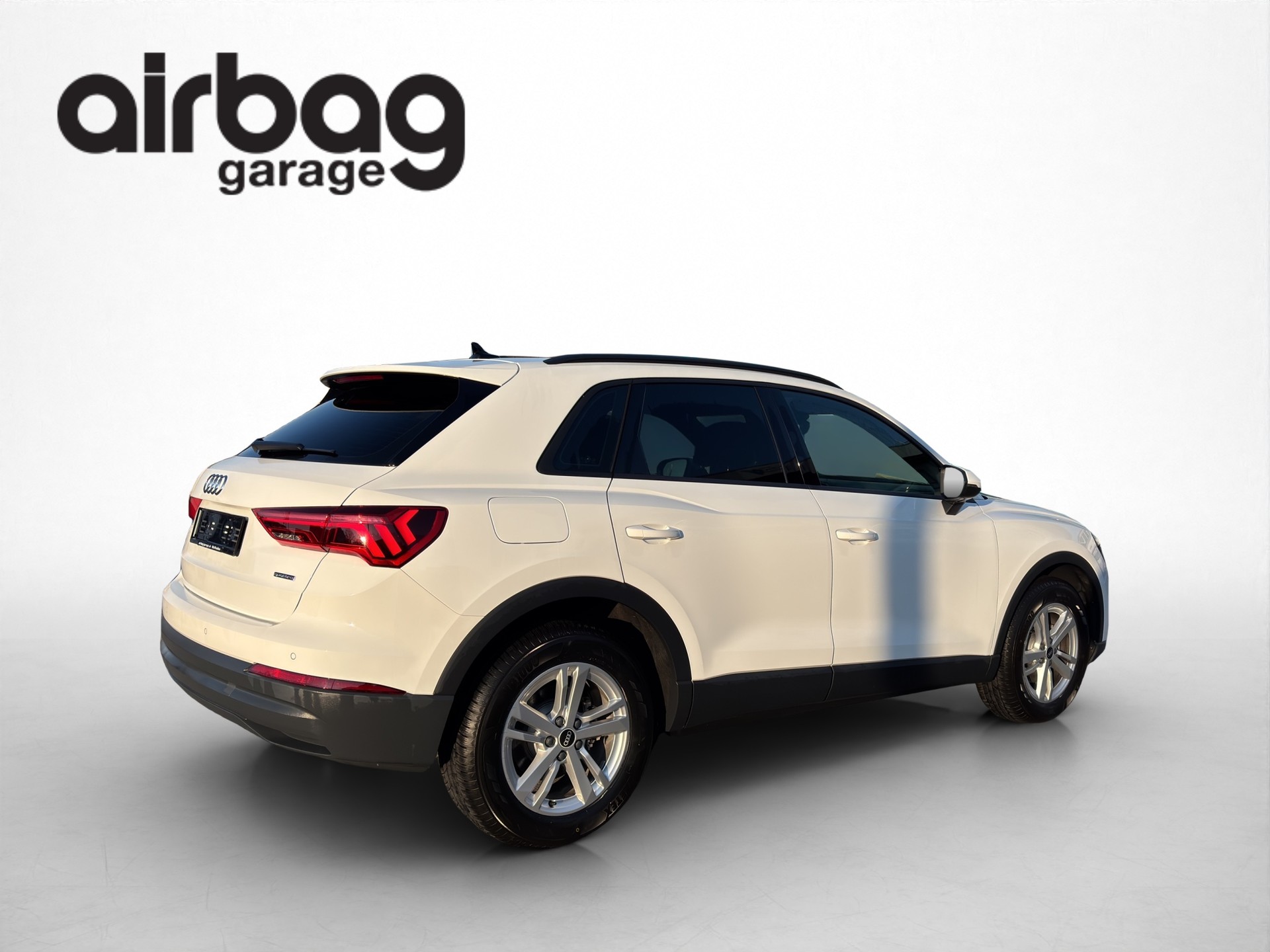 AUDI Q3 35 TDI Attraction quattro S-tronic-image-5