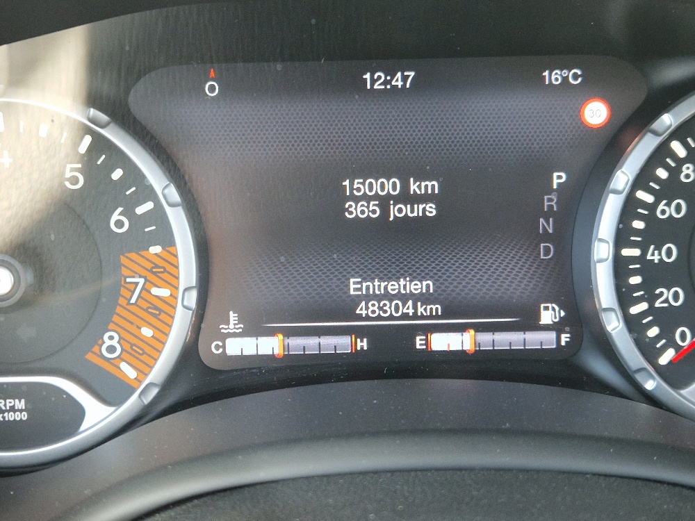 JEEP Renegade 1.3 Turbo Limited AWD-image-8