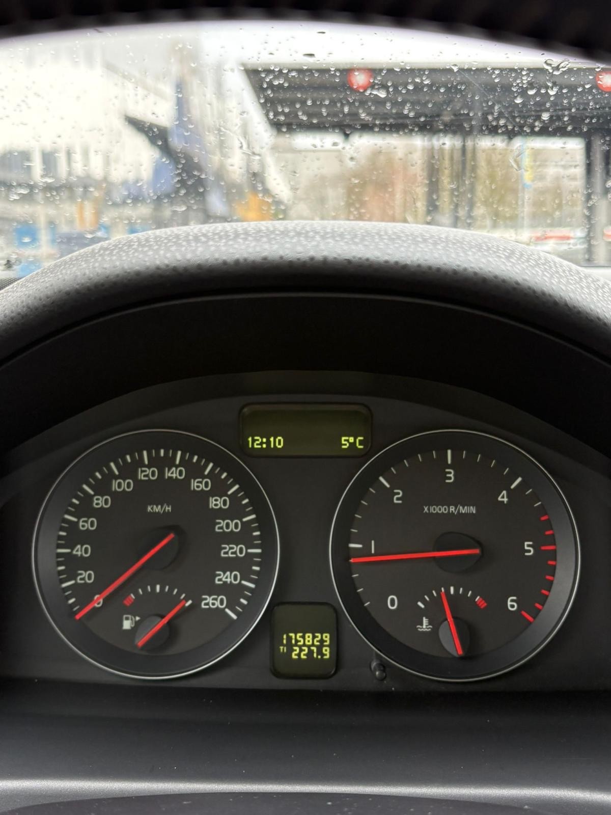 VOLVO S40-showroom-element-1