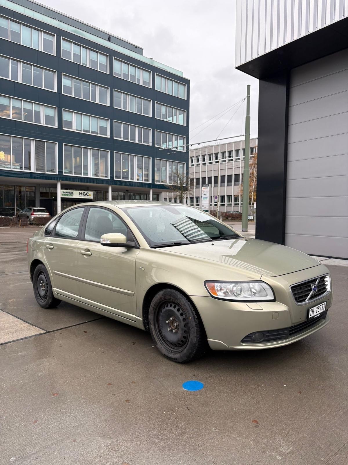 VOLVO S40-image-7