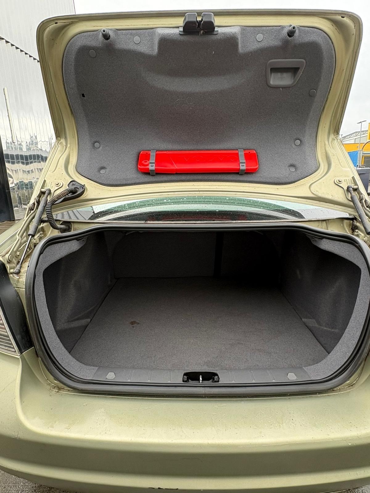 VOLVO S40-image-9