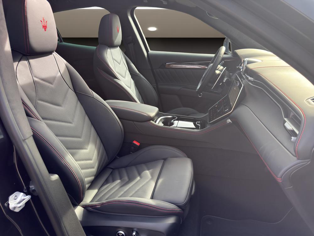 MASERATI Grecale 2.0 Hybrid Modena-image-12