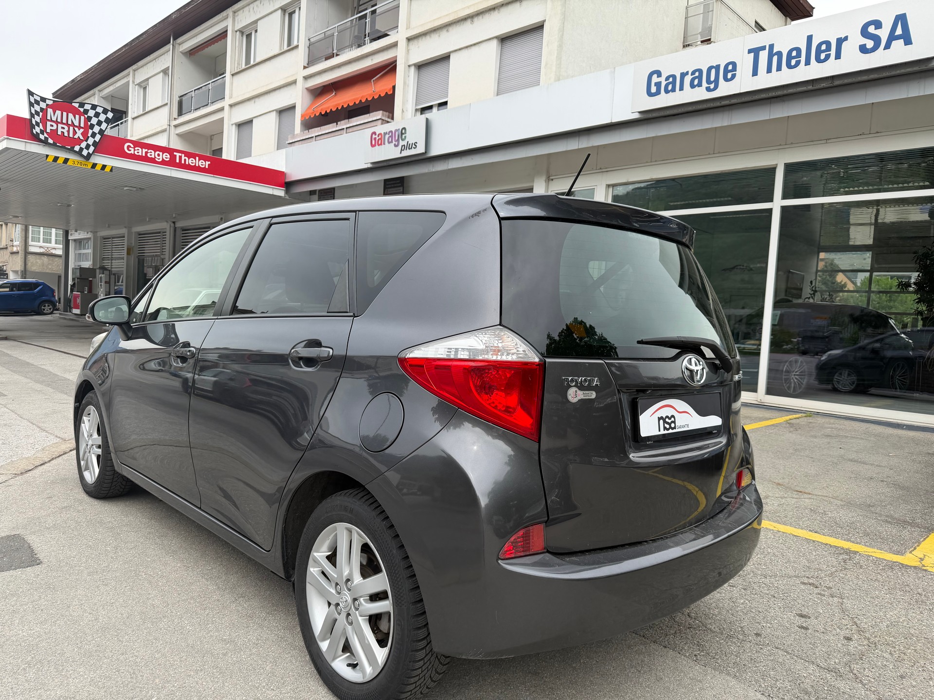 TOYOTA Verso-S 1.33 Linea Luna-showroom-element-2