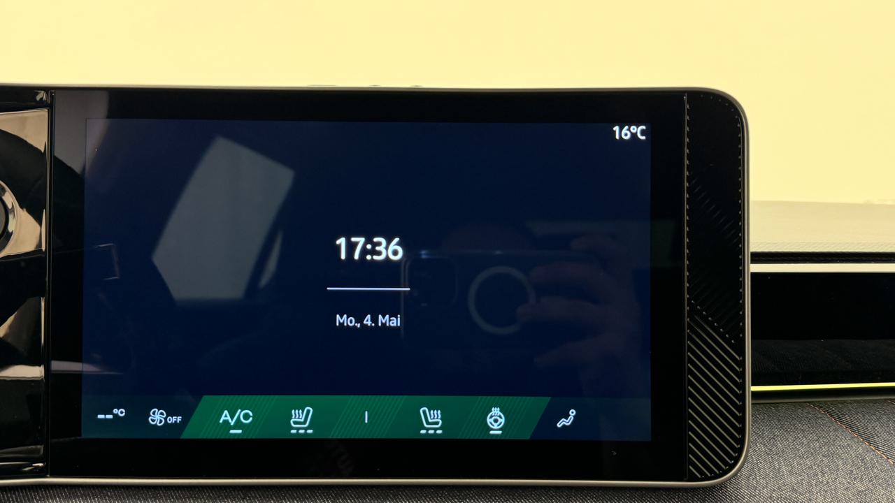 RENAULT R4 E-Tech Comfort Range 52 kWh Techno-image-7