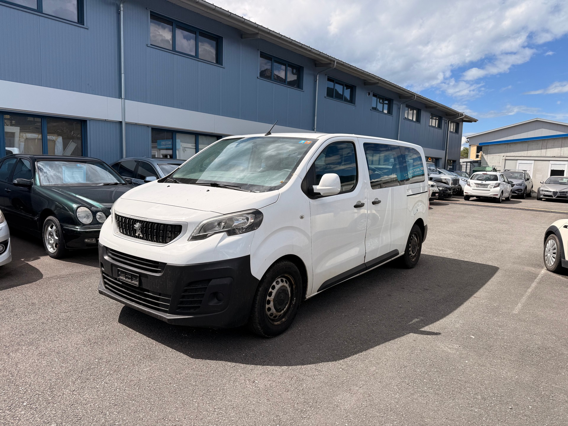 PEUGEOT Traveller 1.6 BlueHDi Active Standard