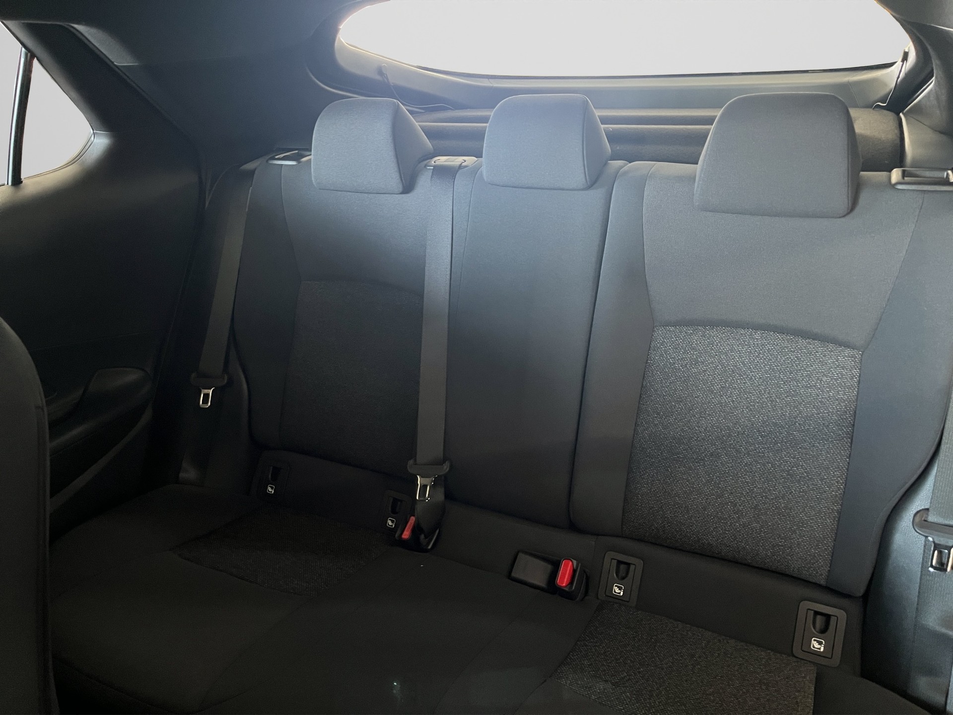 TOYOTA C-HR 1.8 HEV Comfort-image-12