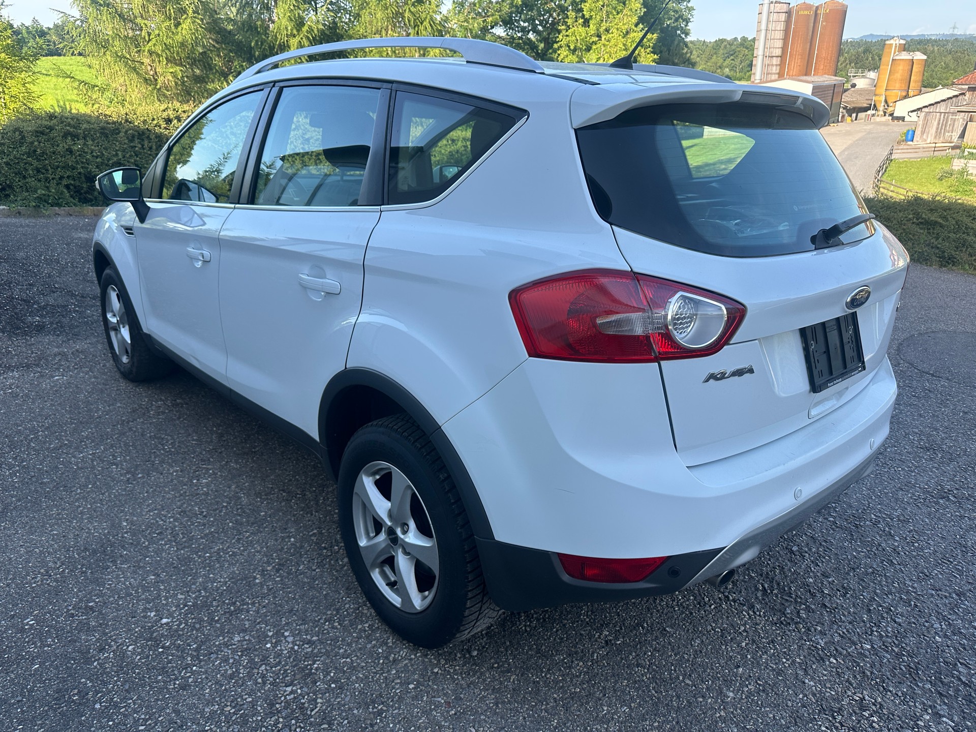 FORD Kuga 2.0 TDCi Carving 2WD-image-6