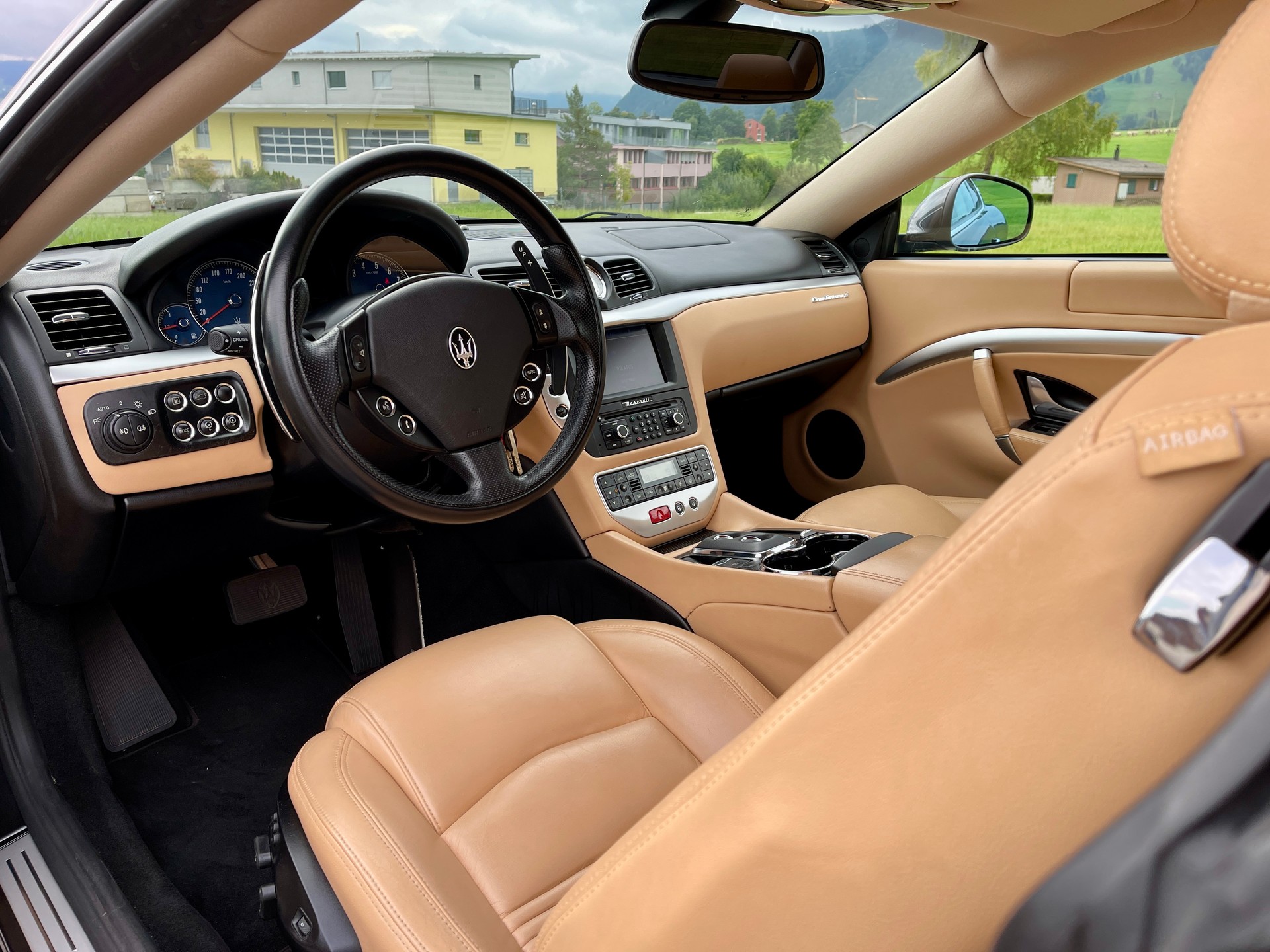 MASERATI GranTurismo S Cambiocorsa-showroom-element-3