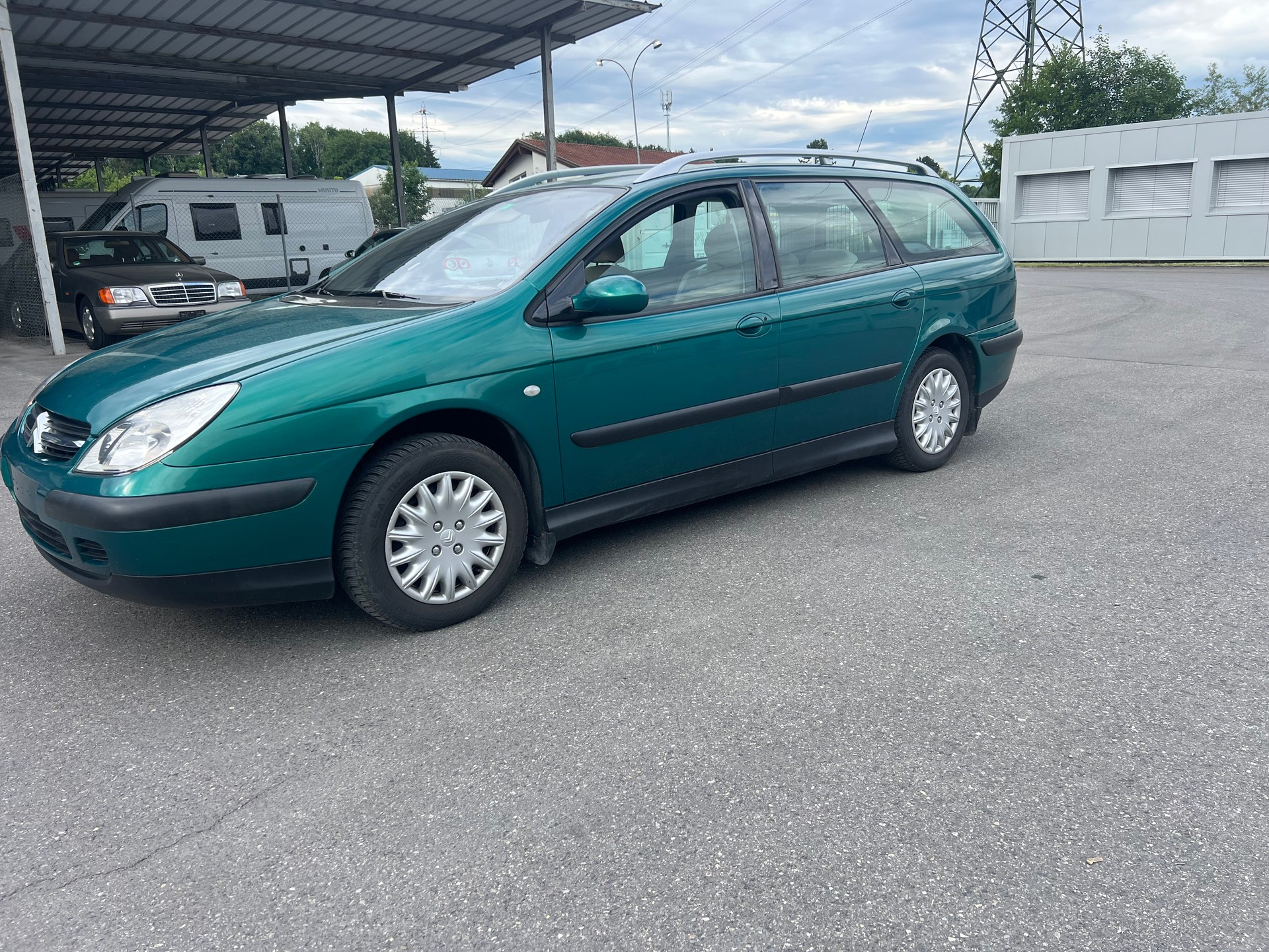 CITROEN C5 Break 2.0i 16V Ambiance Automatic-image-2