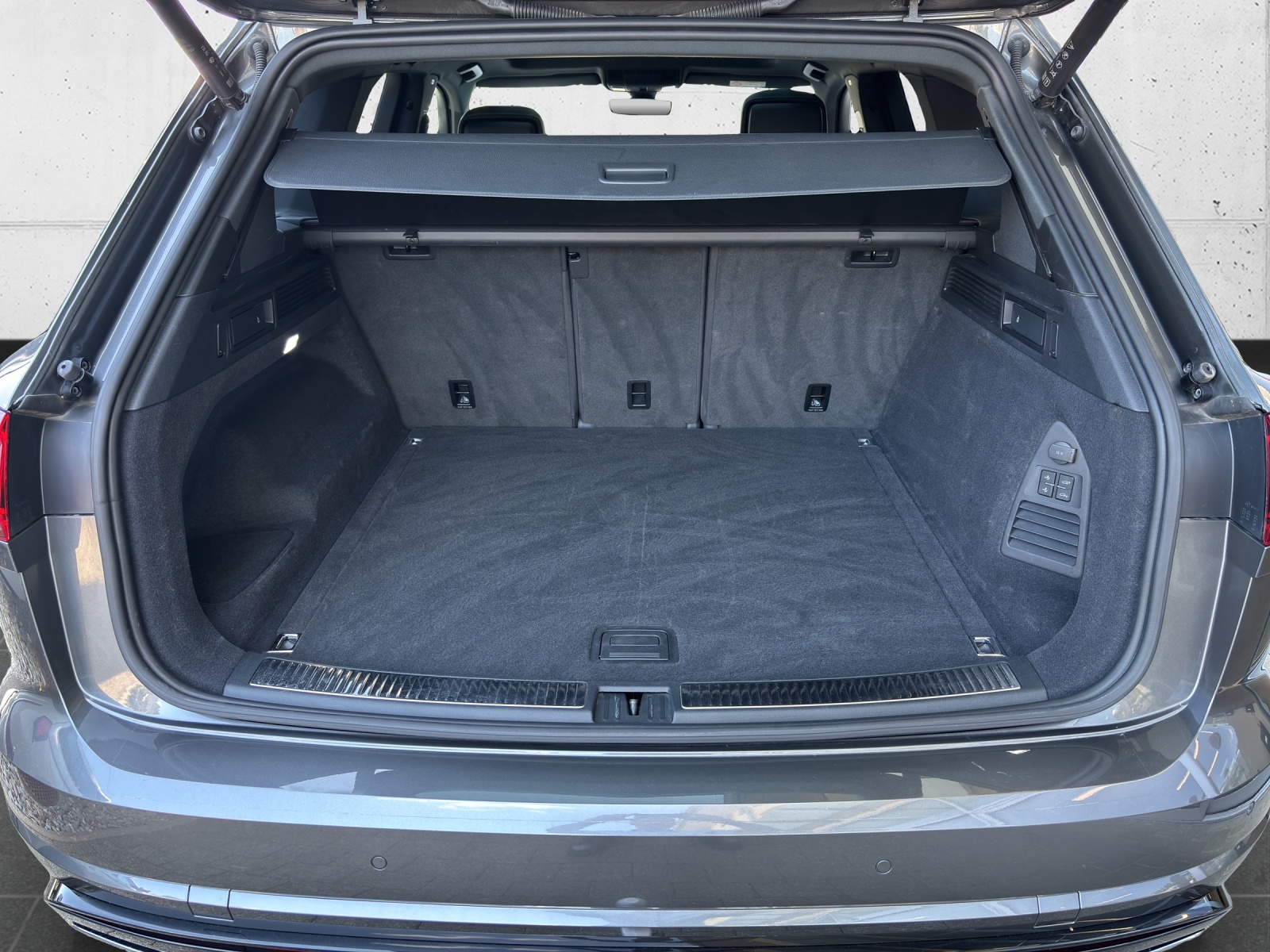 VW Touareg 3.0 TDI R Line Tiptronic mit AHK, Allradlenkung & Standheizung-image-7