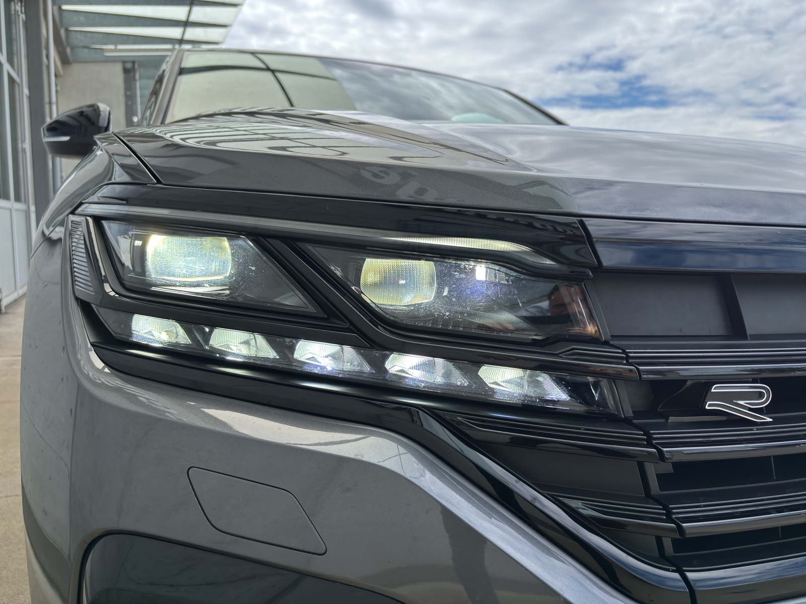 VW Touareg 3.0 TDI R Line Tiptronic mit AHK, Allradlenkung & Standheizung-image-11