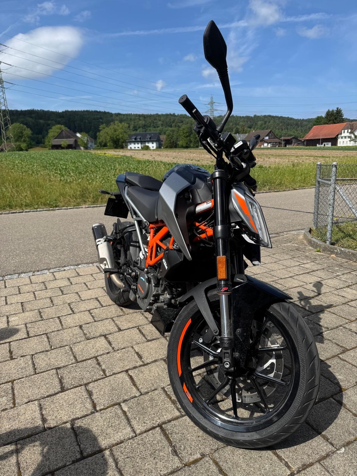 KTM 125 Duke-image-2