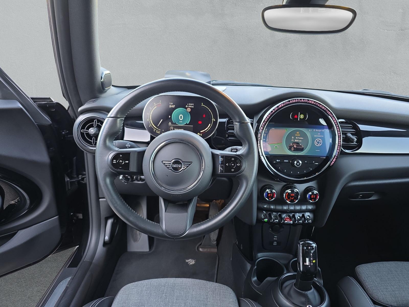 MINI Cooper Cabrio Classic Trim F57 1.5i (CH)-image-15