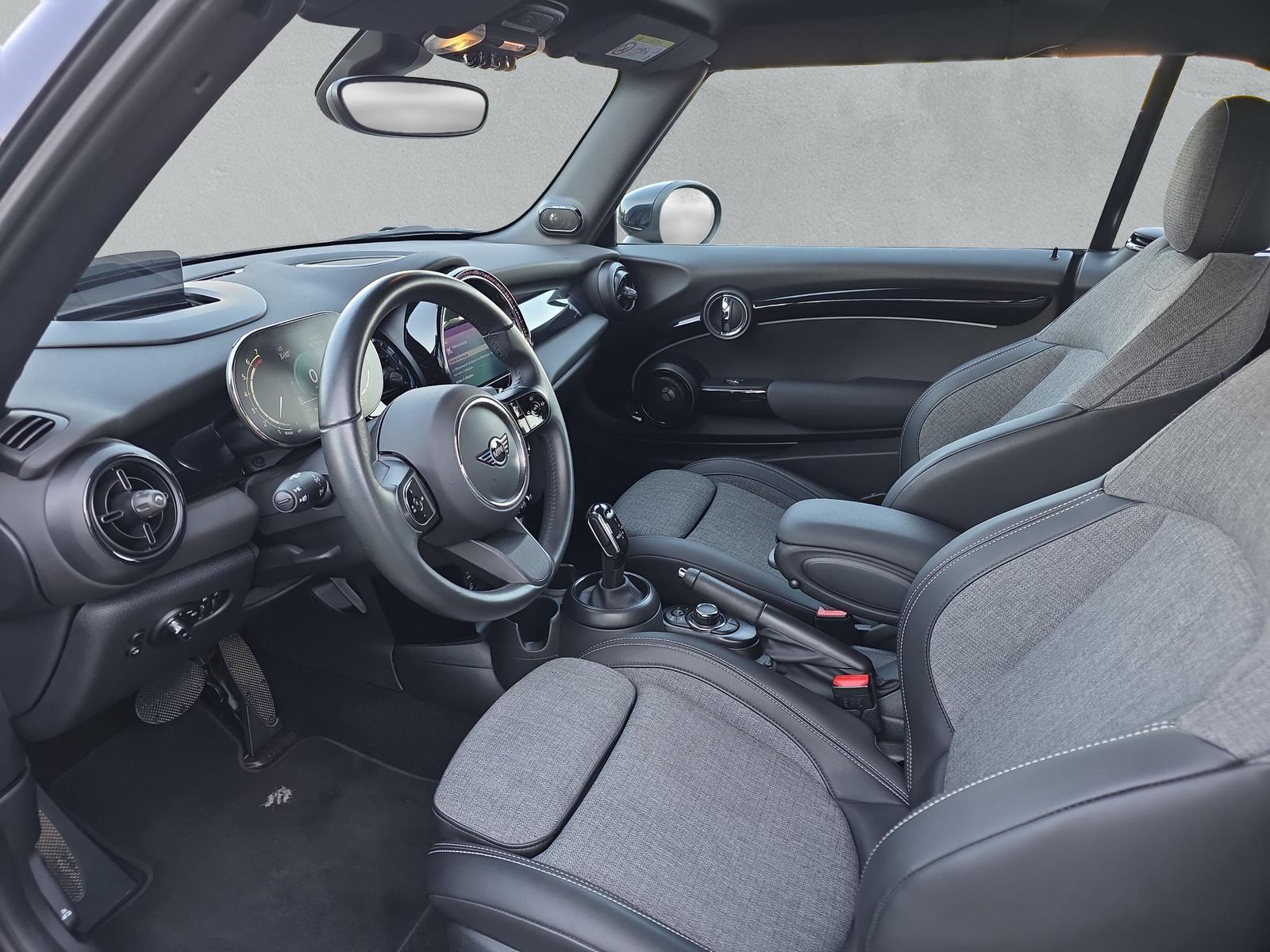 MINI Cooper Cabrio Classic Trim F57 1.5i (CH)-image-10