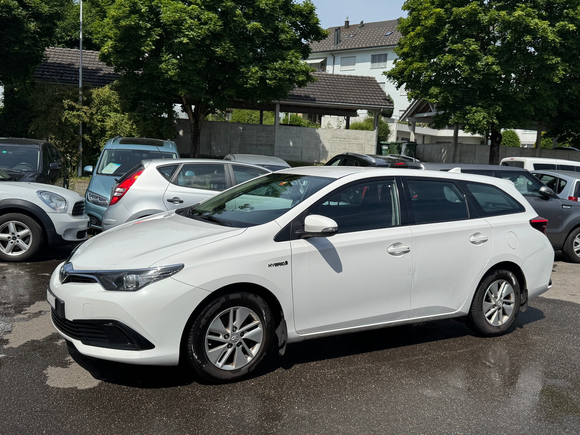 TOYOTA AURIS-image-1
