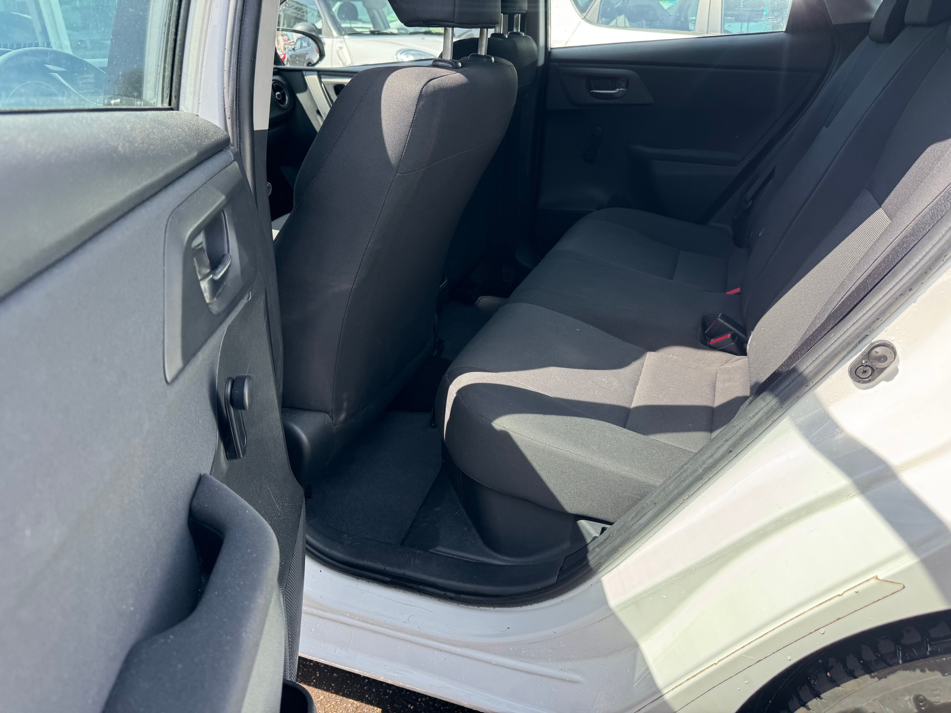 TOYOTA AURIS-image-10