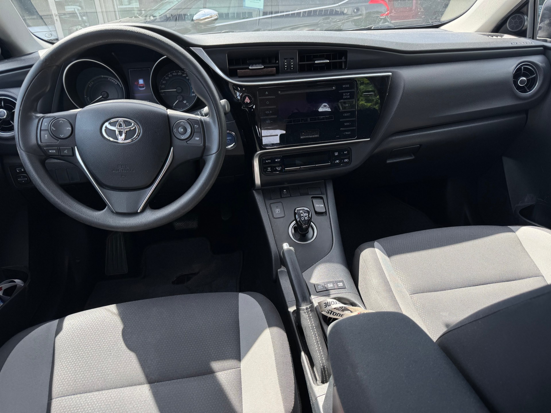 TOYOTA AURIS-image-13