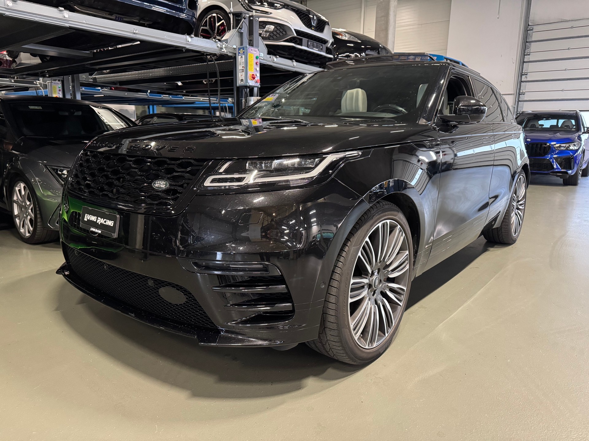 LAND ROVER Range Rover Velar R-Dynamic D 275 Automatic-image-1