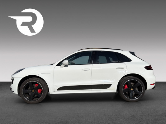 PORSCHE Macan Turbo-image-2