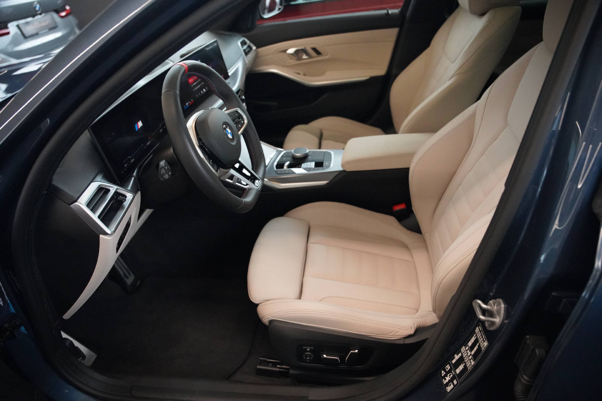 BMW M340i xDrive 48V Touring Steptronic M Sport-image-7