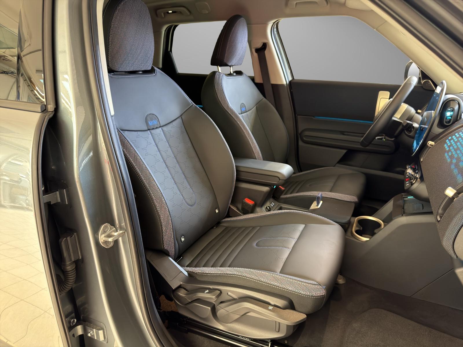 MINI Countryman E-image-17