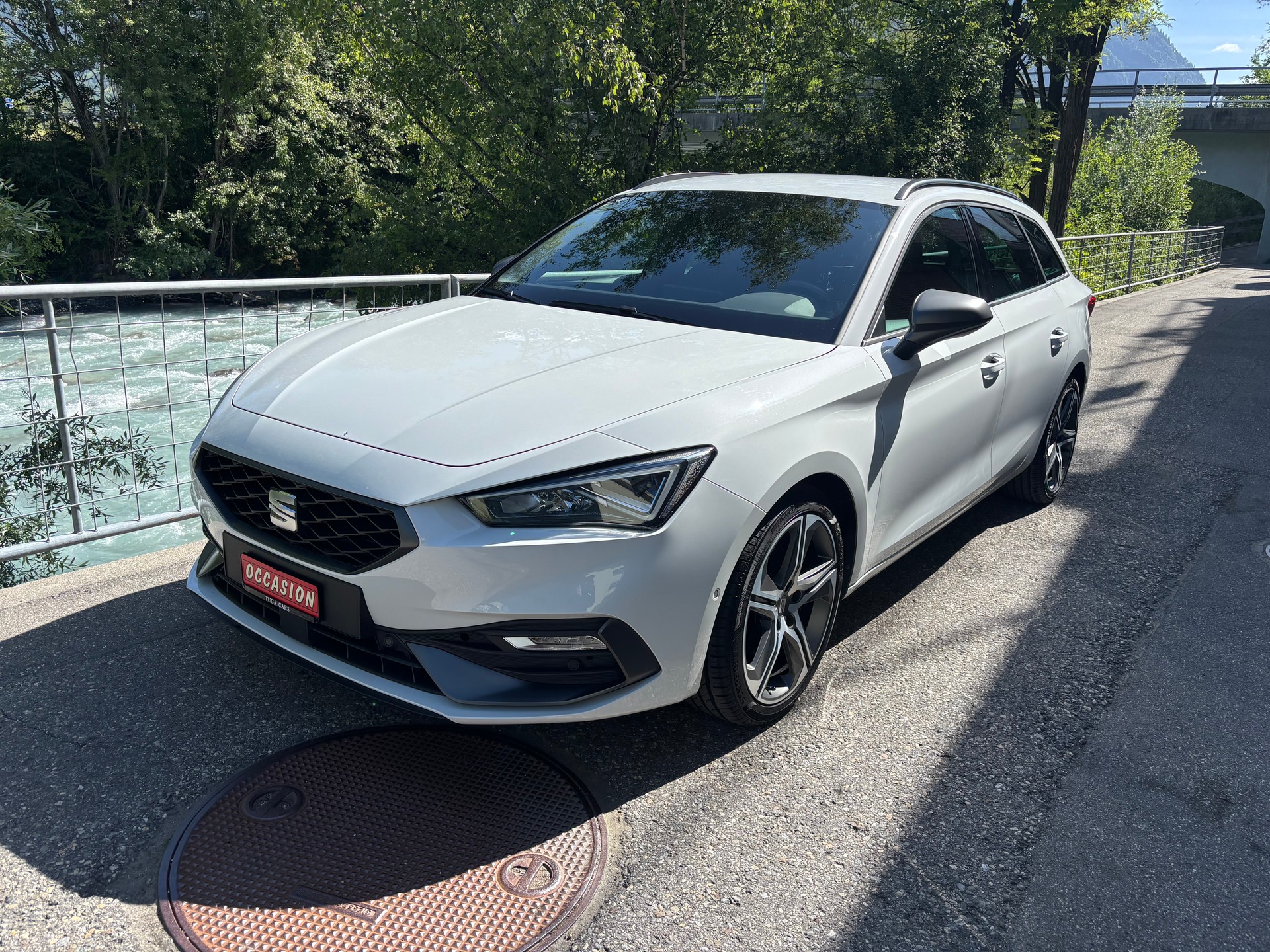 SEAT Leon ST 1.5 eTSI mHEV DSG Hola FR-showroom-element-1