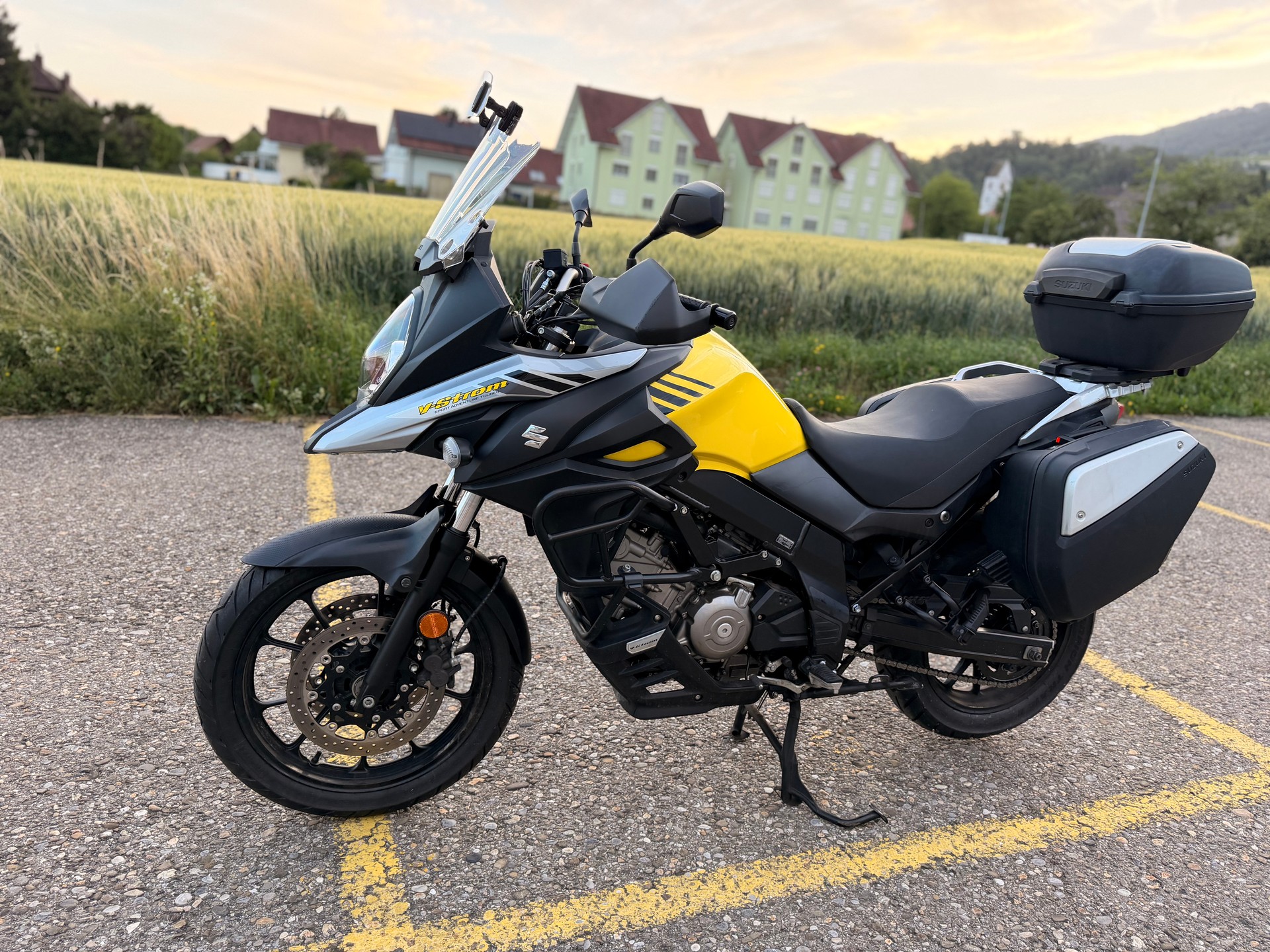 SUZUKI DL 650 XA Xtreme ABS L8-image-1