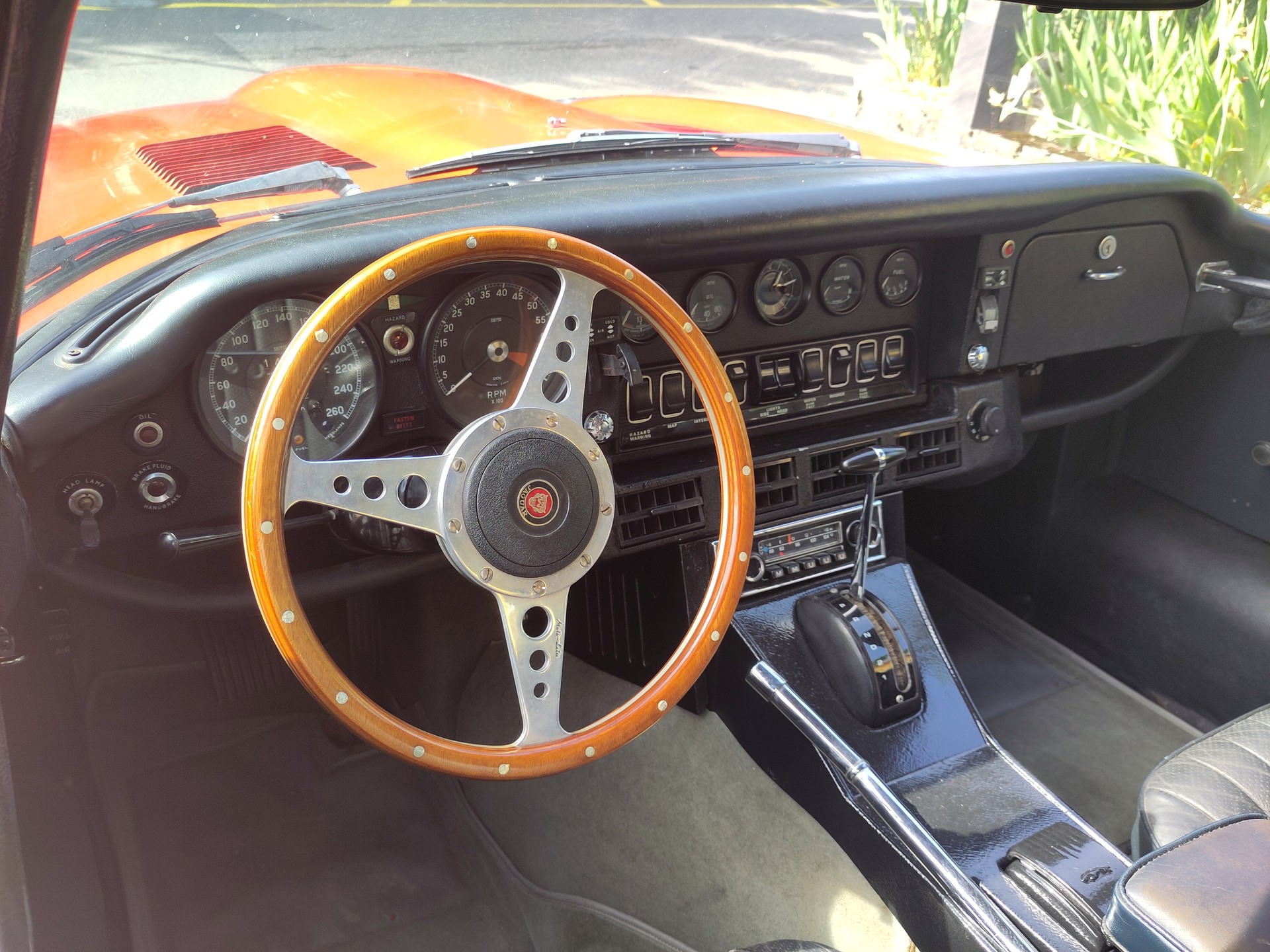 JAGUAR E-Type Series 3 V12-image-2