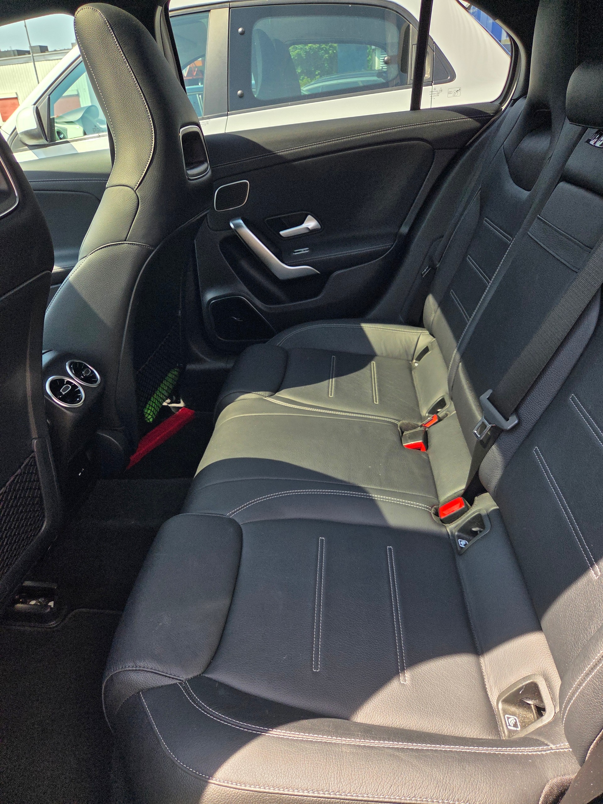 MERCEDES-BENZ A 250 4Matic AMG Line 4Matic 7G-DCT-image-12
