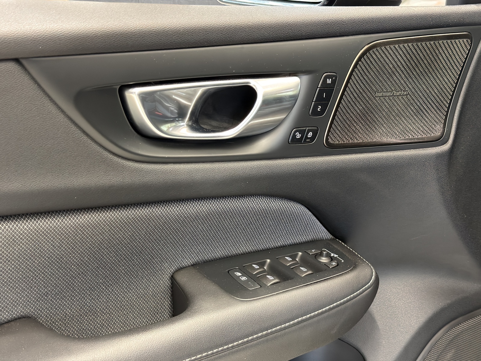 VOLVO V60 B5 AWD Benzin Mild Hybrid Plus Dark Geartronic-image-10