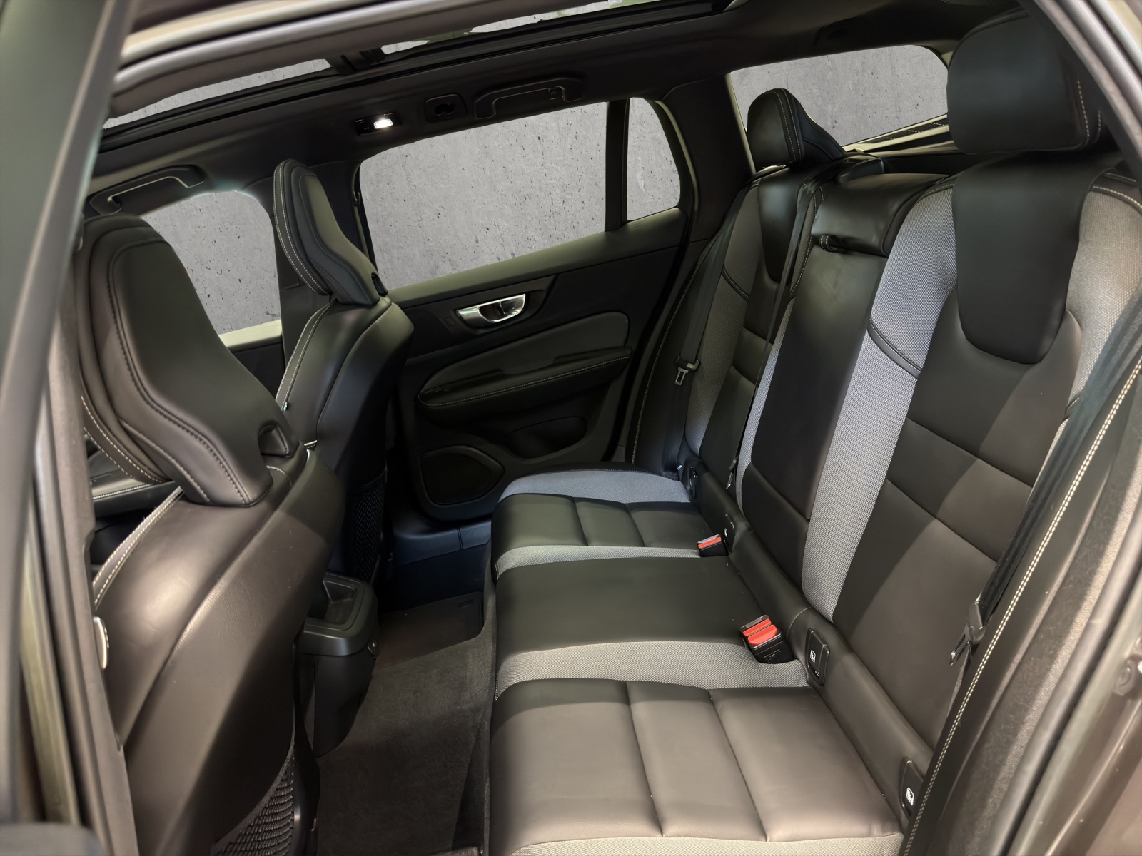 VOLVO V60 B5 AWD Benzin Mild Hybrid Plus Dark Geartronic-image-14