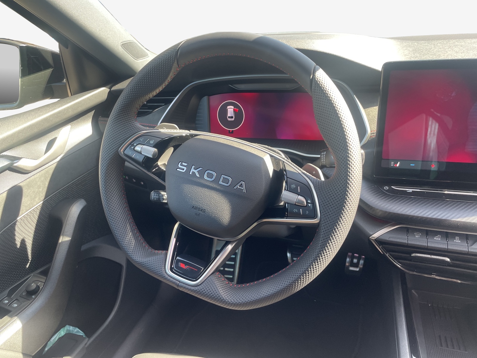 SKODA Octavia Combi 2.0 TSI DSG RS 30 Years Edition-image-9