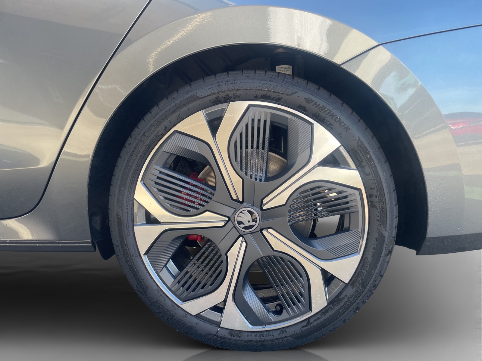 SKODA Octavia Combi 2.0 TSI DSG RS 30 Years Edition-image-13
