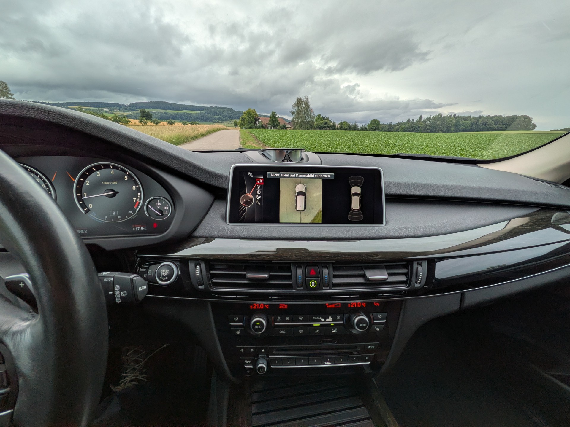 BMW X5 xDrive 50i Steptronic-image-17