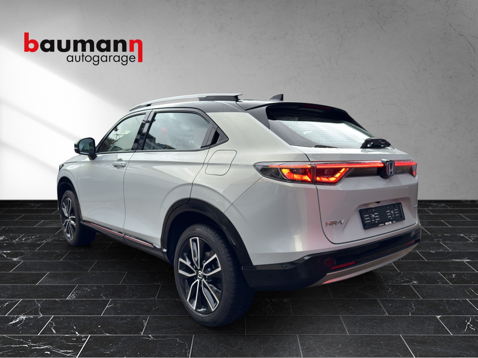 HONDA HR-V 1.5i-MMD Advance Style CVT-showroom-element-3